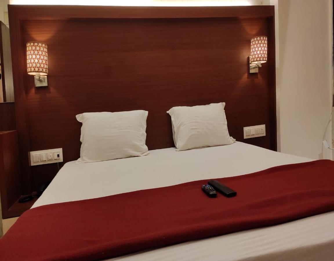Fabhotel Spring Inn - Nr Borivali Station Malad Ngoại thất bức ảnh