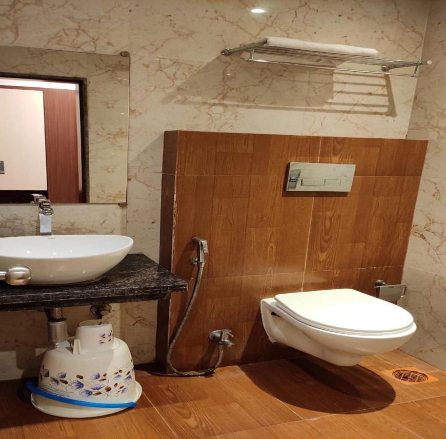 Fabhotel Spring Inn - Nr Borivali Station Malad Ngoại thất bức ảnh