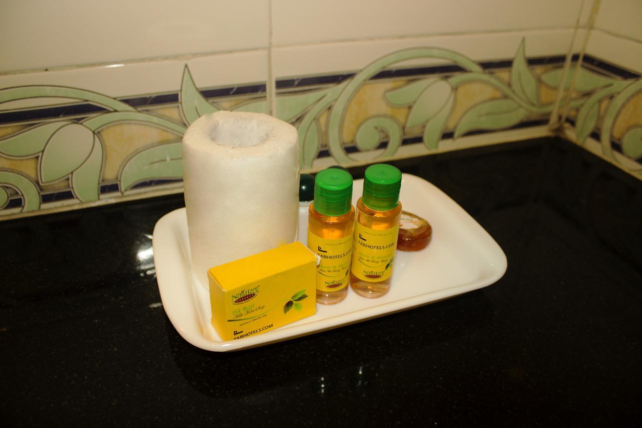 Fabhotel Spring Inn - Nr Borivali Station Malad Ngoại thất bức ảnh